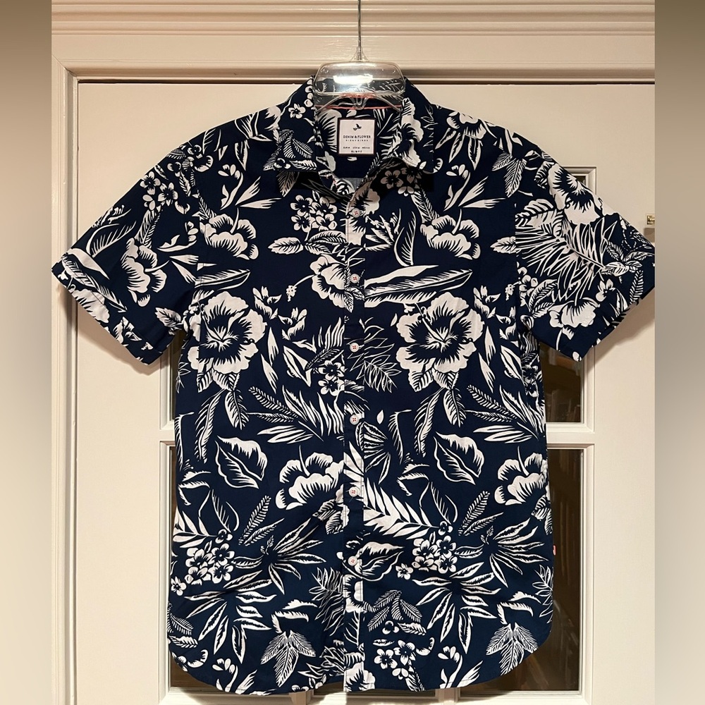 EUC - Denim & Flower Ricky Singh - Men’s Short Sleeve Hawaiian Button down - M